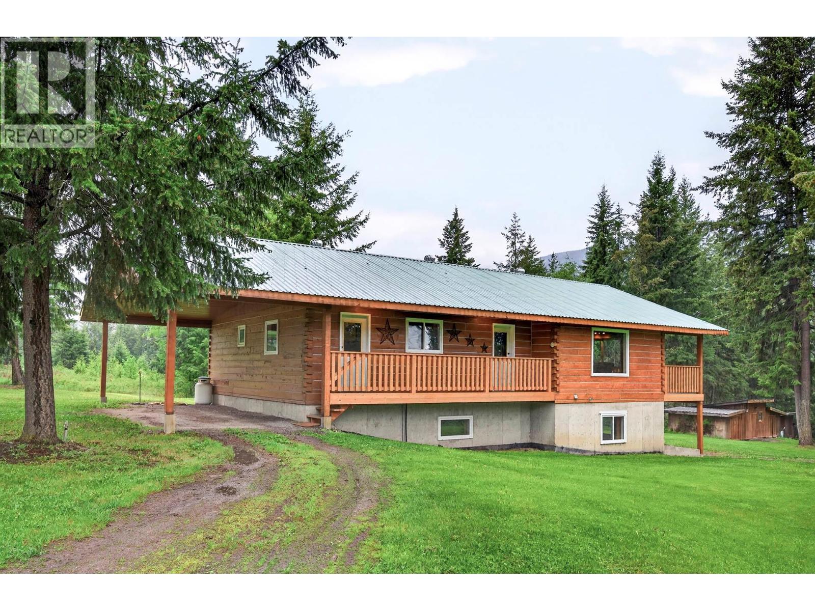 2496 Pye Road, Clearwater, British Columbia  V0E 3A0 - Photo 2 - 10399136