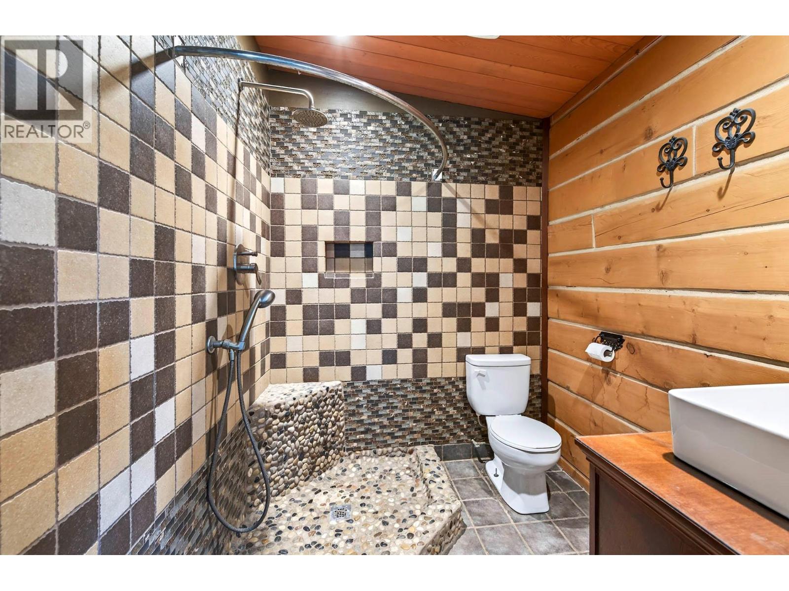 2496 Pye Road, Clearwater, British Columbia  V0E 3A0 - Photo 27 - 10399136