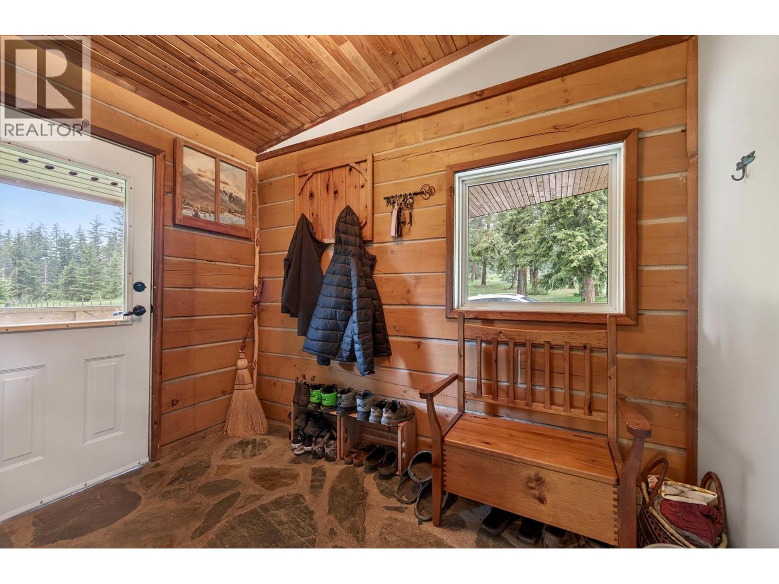 2496 Pye Road, Clearwater, British Columbia  V0E 3A0 - Photo 3 - 10399136