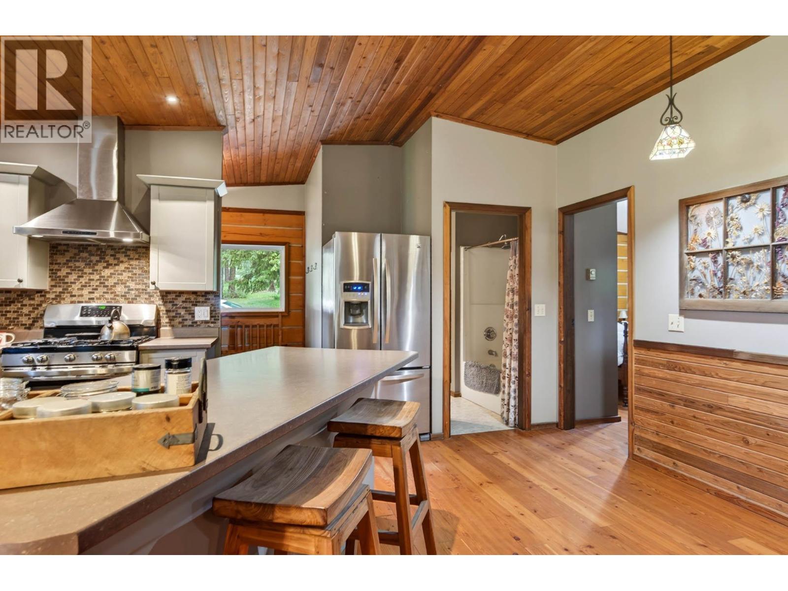 2496 Pye Road, Clearwater, British Columbia  V0E 3A0 - Photo 8 - 10399136