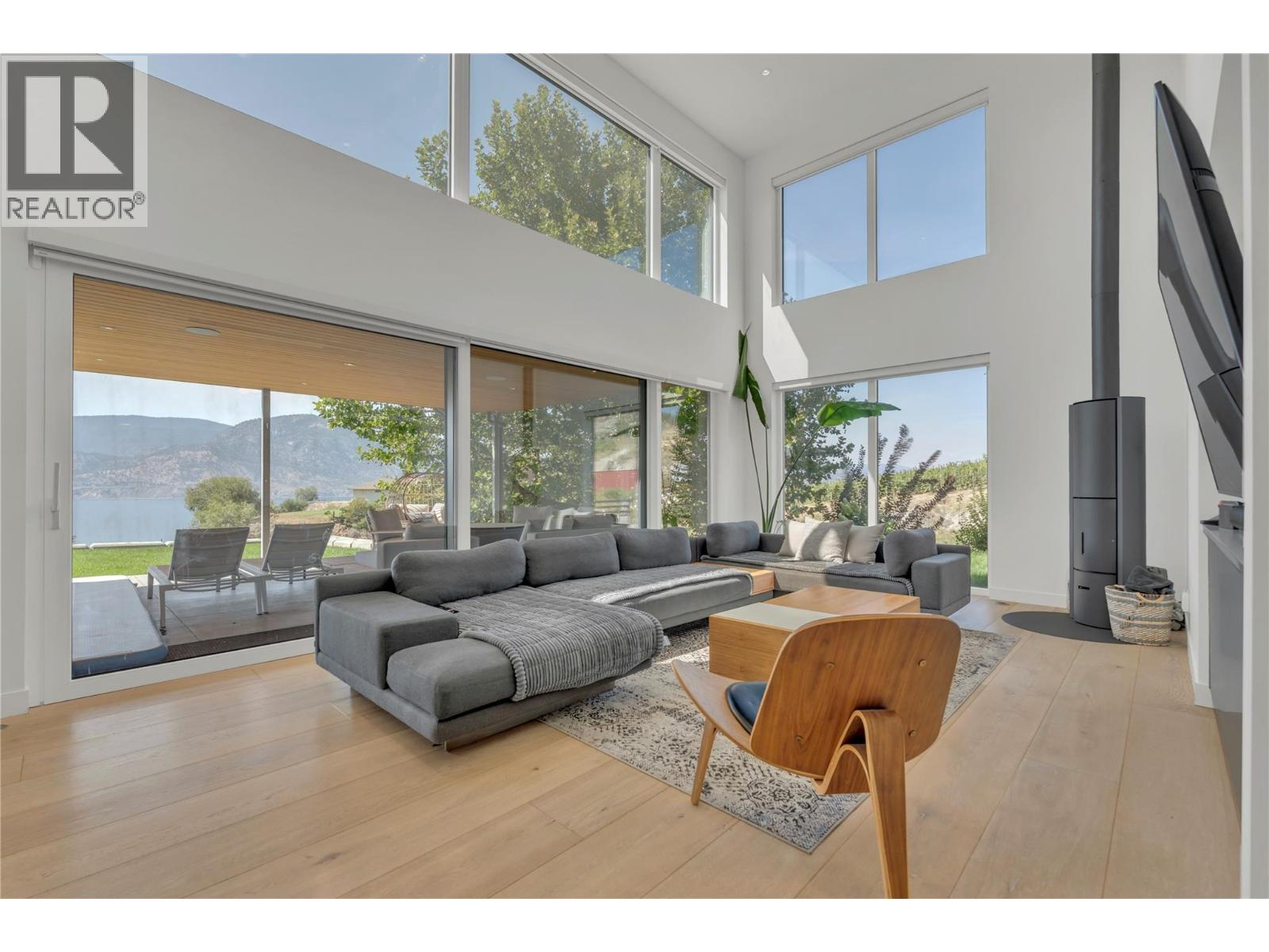 1053 Ohlhausen Road, Penticton, British Columbia  V2A 8T6 - Photo 3 - 10399181