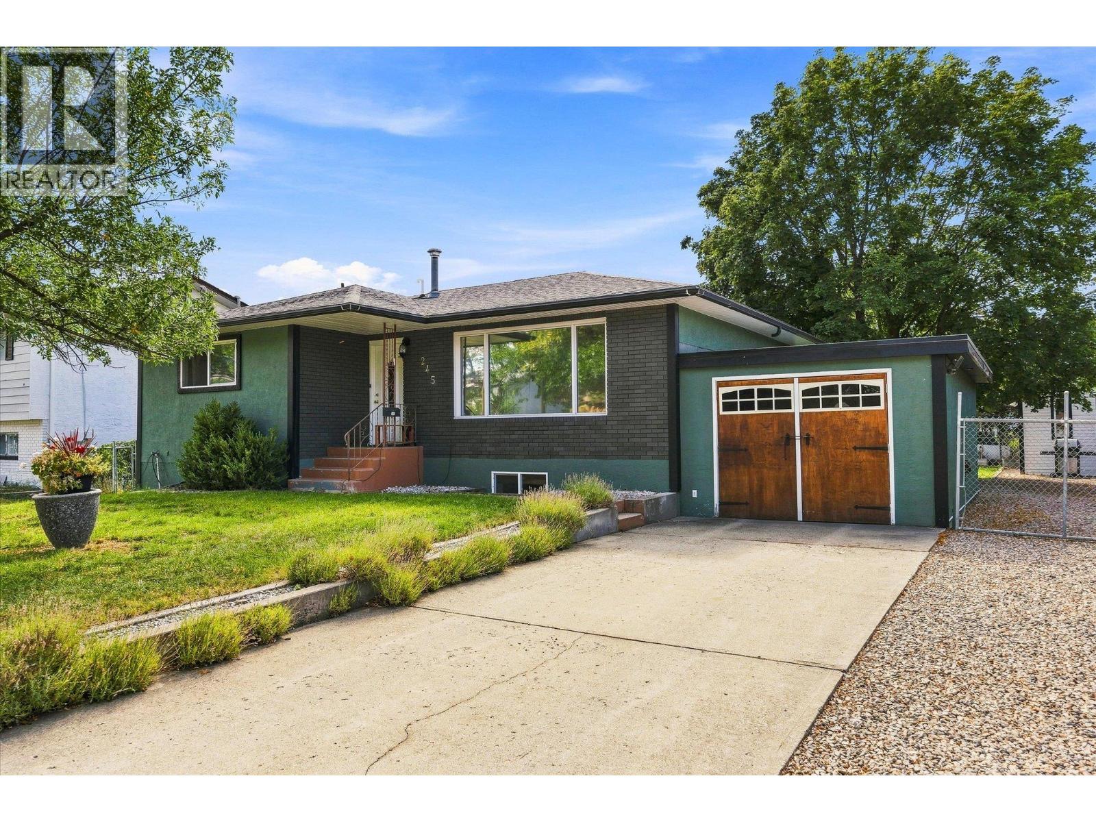 245 Holbrook Road W, Kelowna, British Columbia  V1X 1S1 - Photo 1 - 10398787
