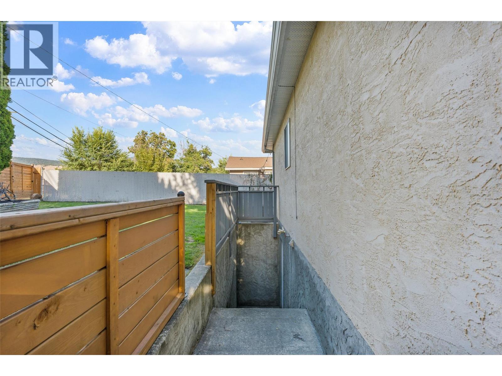 9159 Glenmore Road Unit# 1, Lake Country, British Columbia  V4V 1R4 - Photo 30 - 10399228