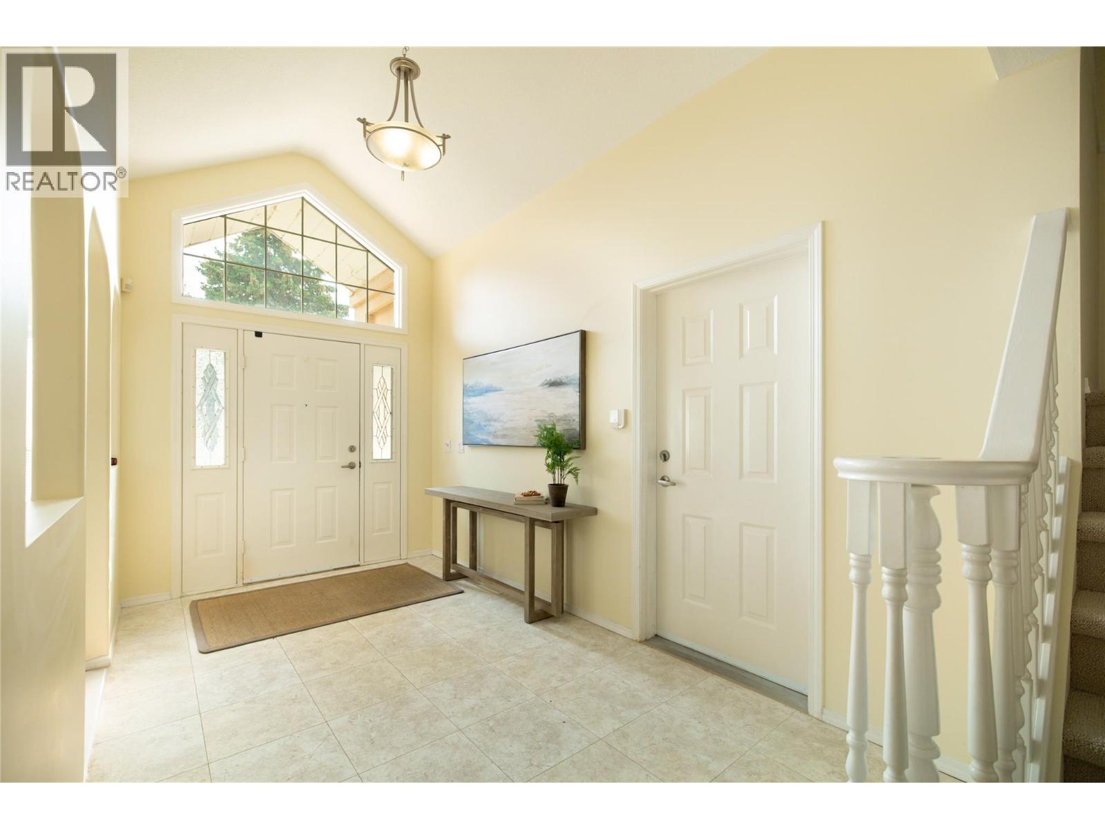 650 Lexington Drive Unit# 305, Kelowna, British Columbia  V1W 3B6 - Photo 2 - 10399034