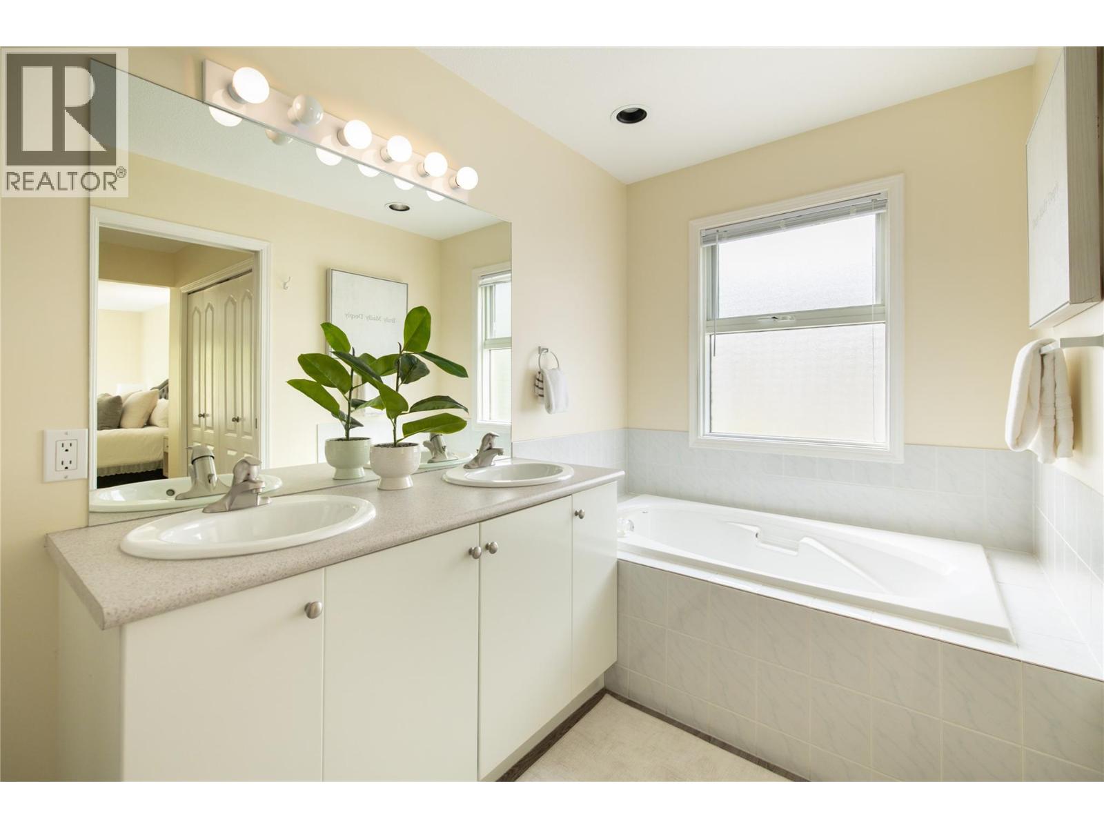 650 Lexington Drive Unit# 305, Kelowna, British Columbia  V1W 3B6 - Photo 23 - 10399034