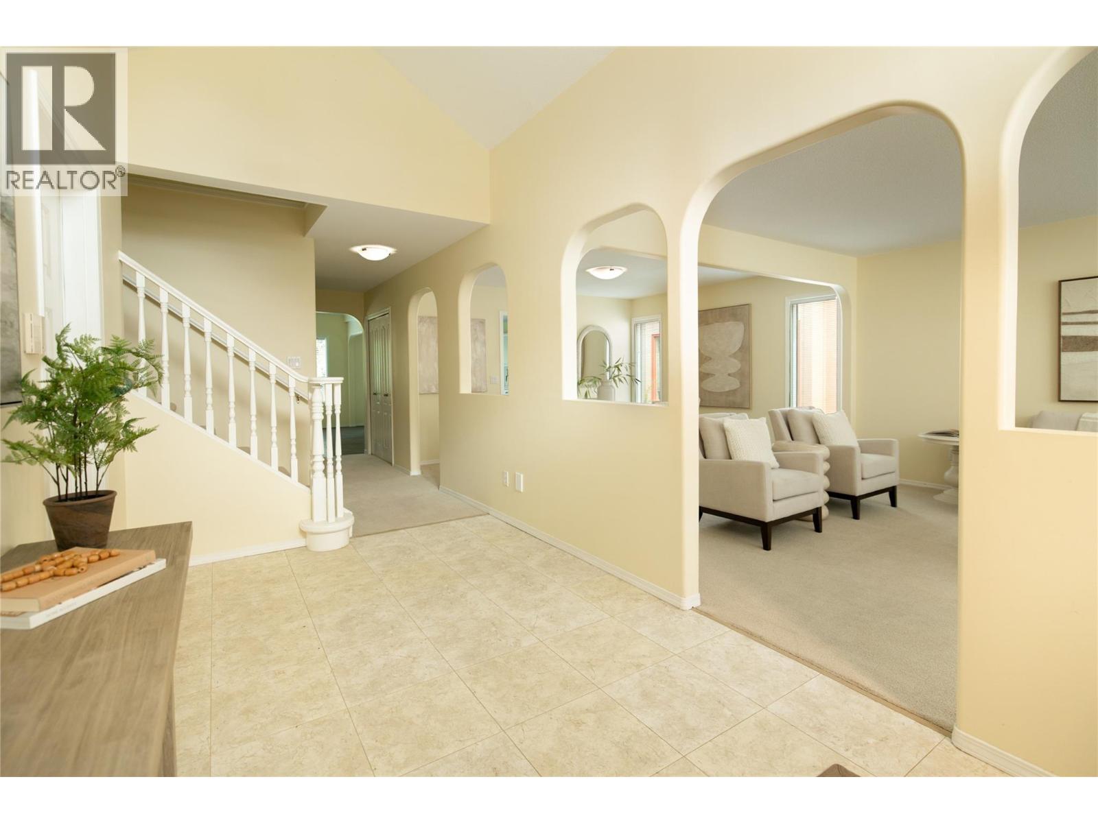 650 Lexington Drive Unit# 305, Kelowna, British Columbia  V1W 3B6 - Photo 3 - 10399034