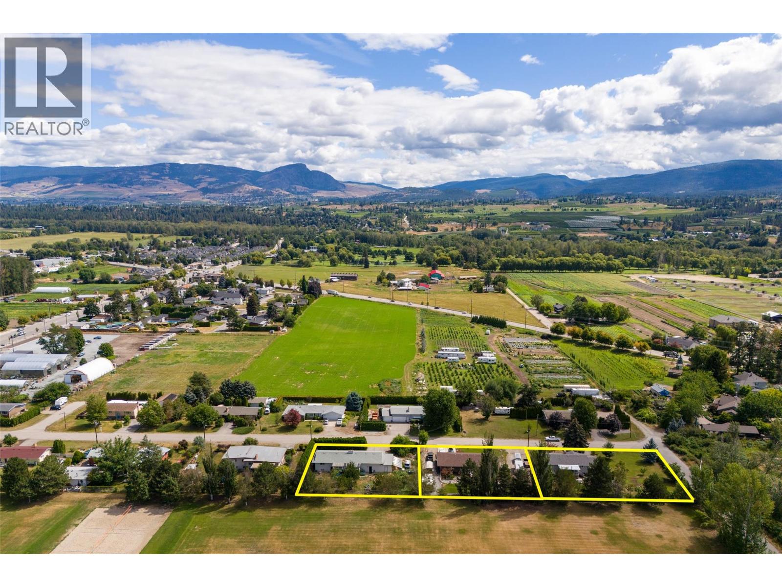 3260 St. Amand Road, Kelowna, British Columbia  V1W 3P1 - Photo 2 - 10396966