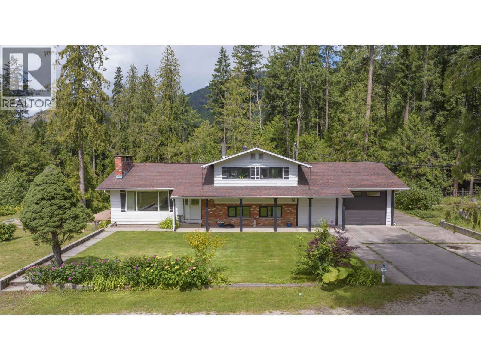 40 Rosoman Road, Enderby, British Columbia  V4Y 4K4 - Photo 2 - 10399439