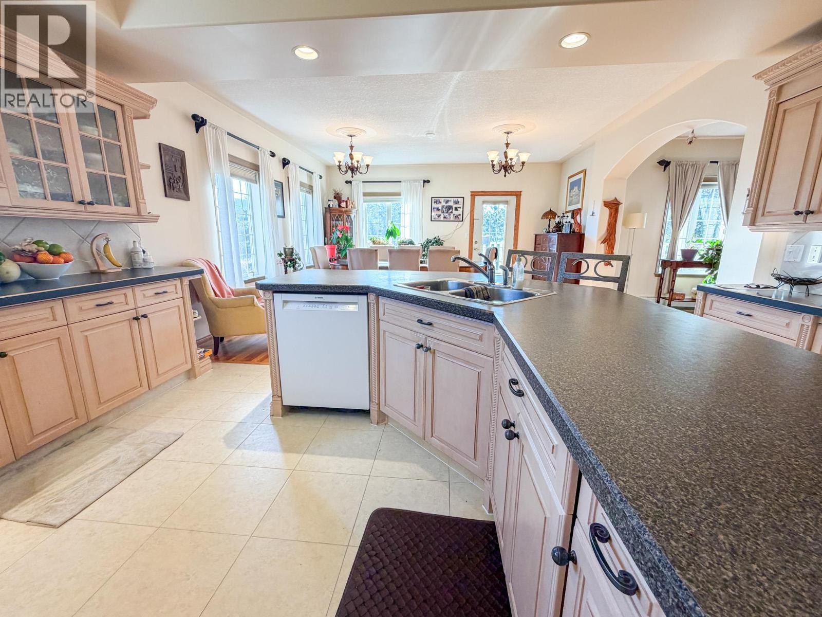 456 Lakeview Road, Invermere, British Columbia  V0A 1K3 - Photo 19 - 10399143