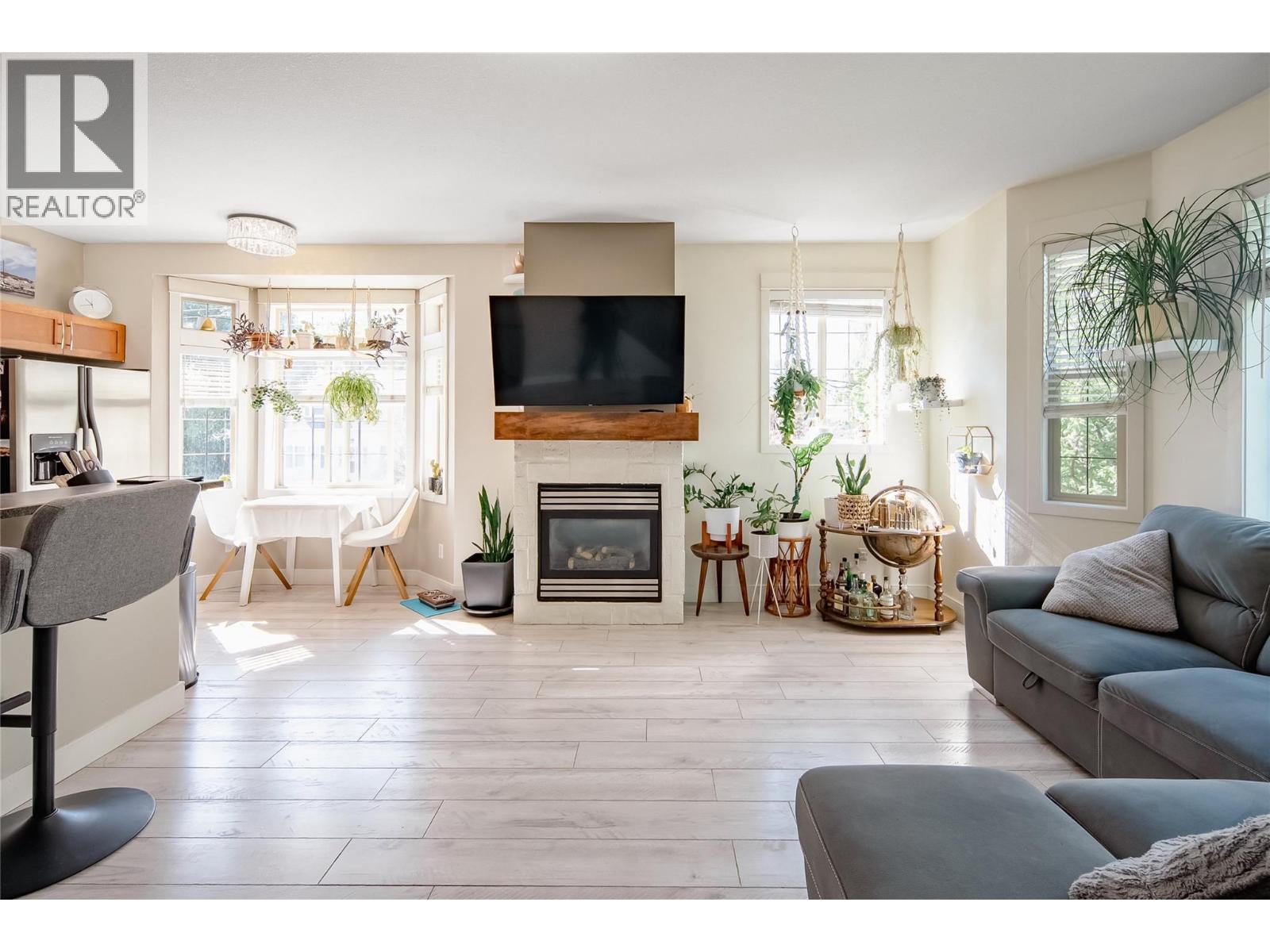 952 Lawson Avenue Unit# 101, Kelowna, British Columbia  V1Y 6T1 - Photo 1 - 10398352
