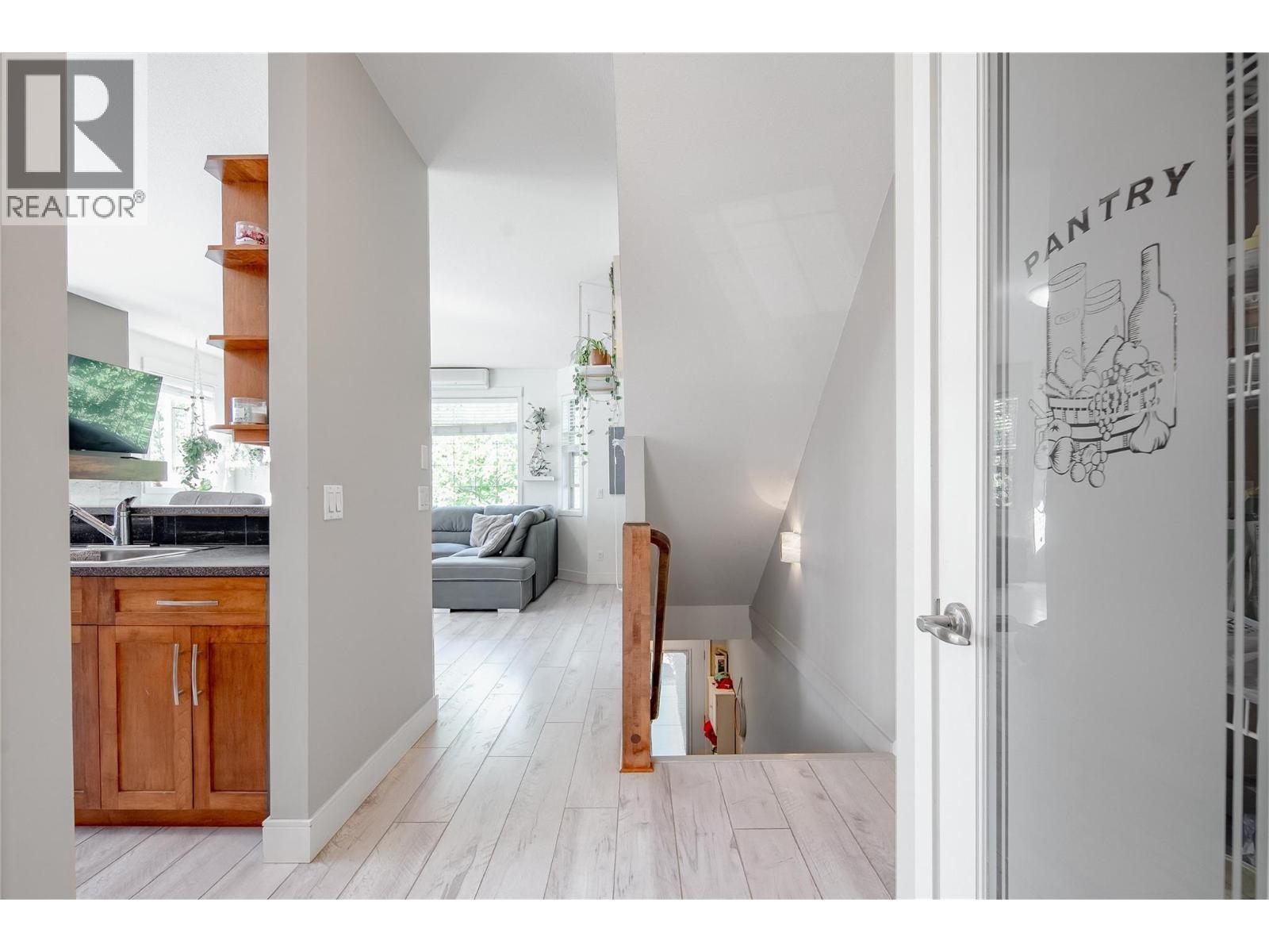952 Lawson Avenue Unit# 101, Kelowna, British Columbia  V1Y 6T1 - Photo 4 - 10398352
