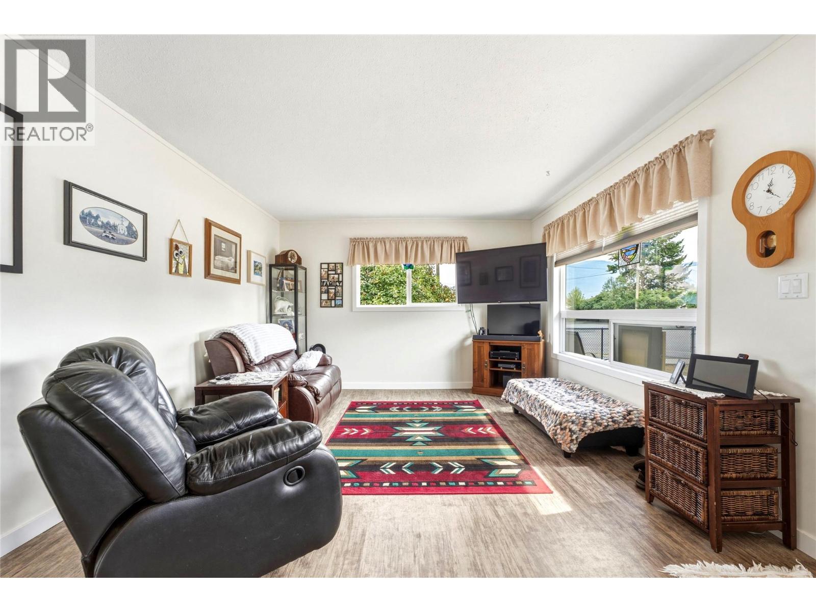 401 Howard Avenue, Enderby, British Columbia  V4Y 4A4 - Photo 10 - 10399216
