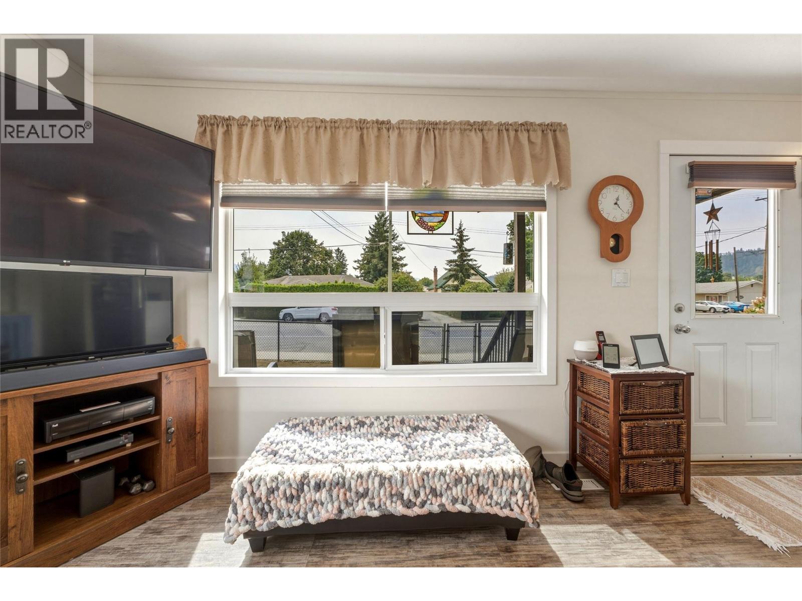 401 Howard Avenue, Enderby, British Columbia  V4Y 4A4 - Photo 12 - 10399216