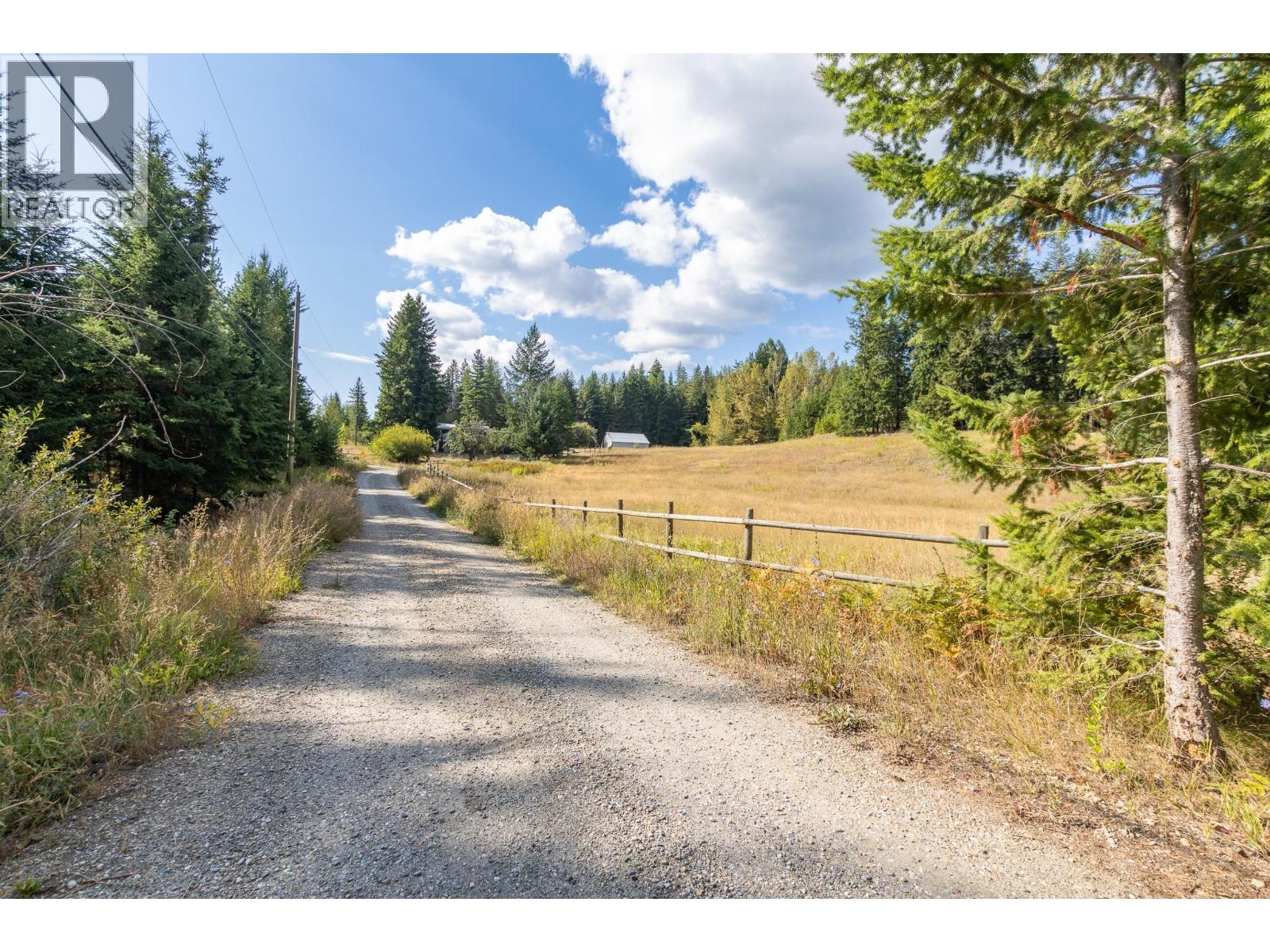 4270 10 Avenue, Salmon Arm, British Columbia  V1E 1W7 - Photo 2 - 10399302