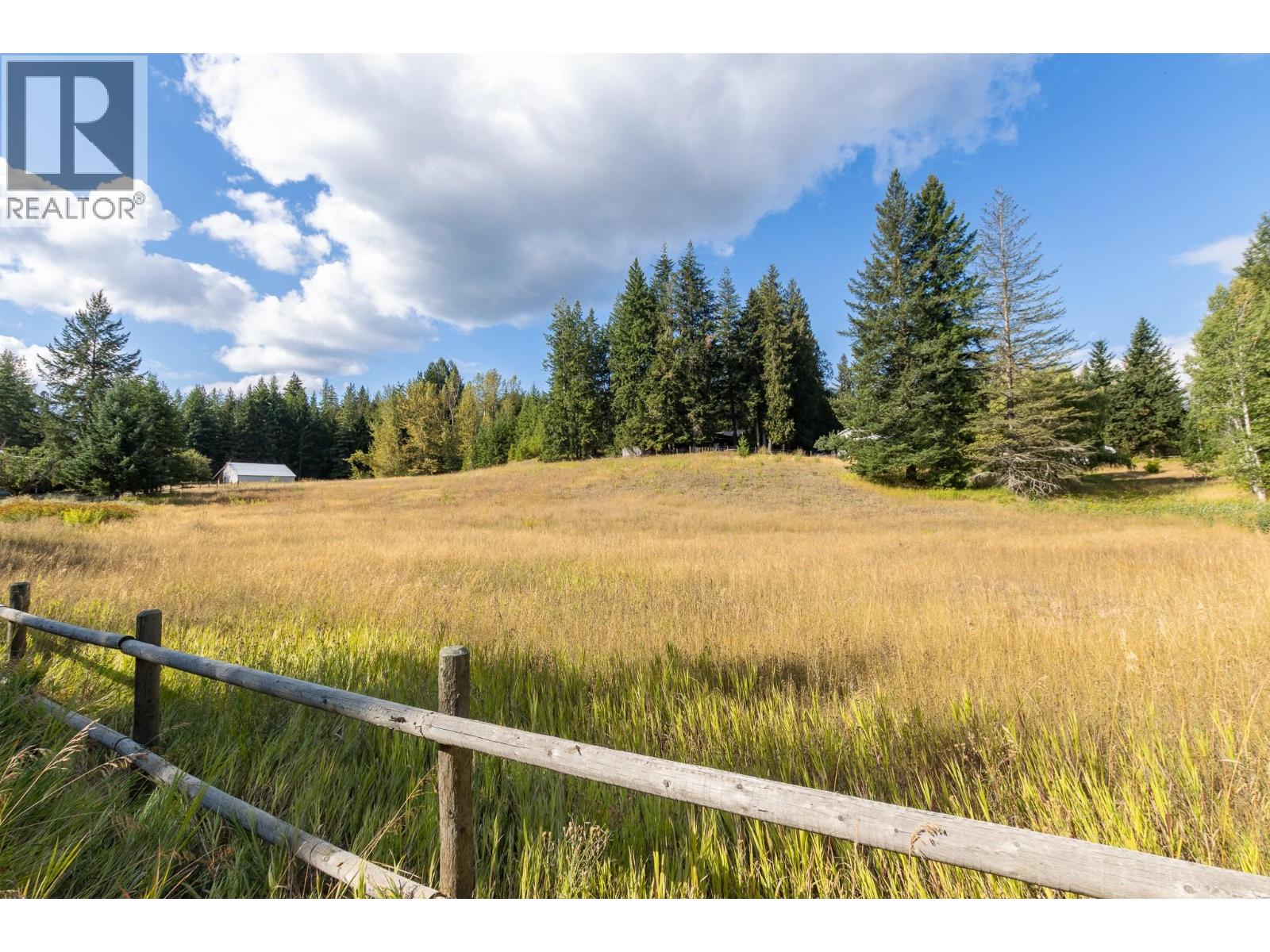 4270 10 Avenue, Salmon Arm, British Columbia  V1E 1W7 - Photo 3 - 10399302