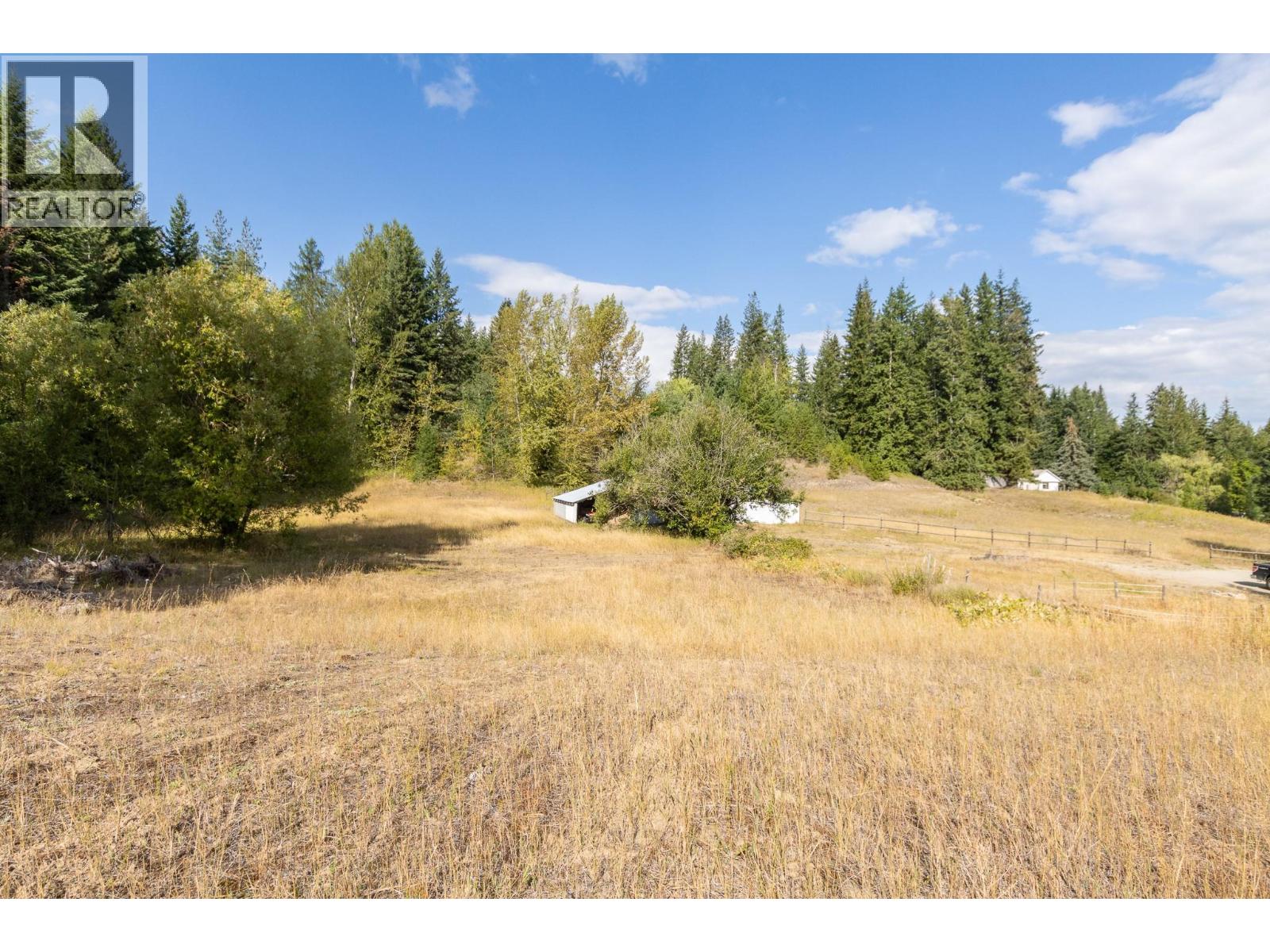 4270 10 Avenue, Salmon Arm, British Columbia  V1E 1W7 - Photo 4 - 10399302