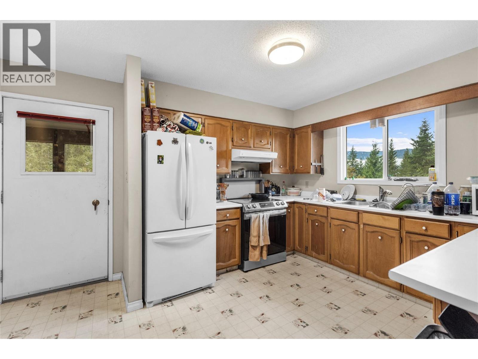 824 Barber Road, Clearwater, British Columbia  V0E 1N2 - Photo 6 - 10399348