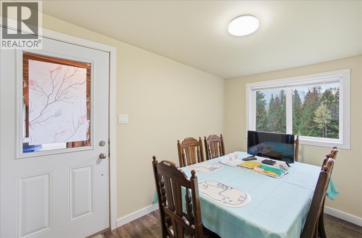 2413 Doukhobour Road, Castlegar, British Columbia  V1N 4P2 - Photo 10 - 10399435