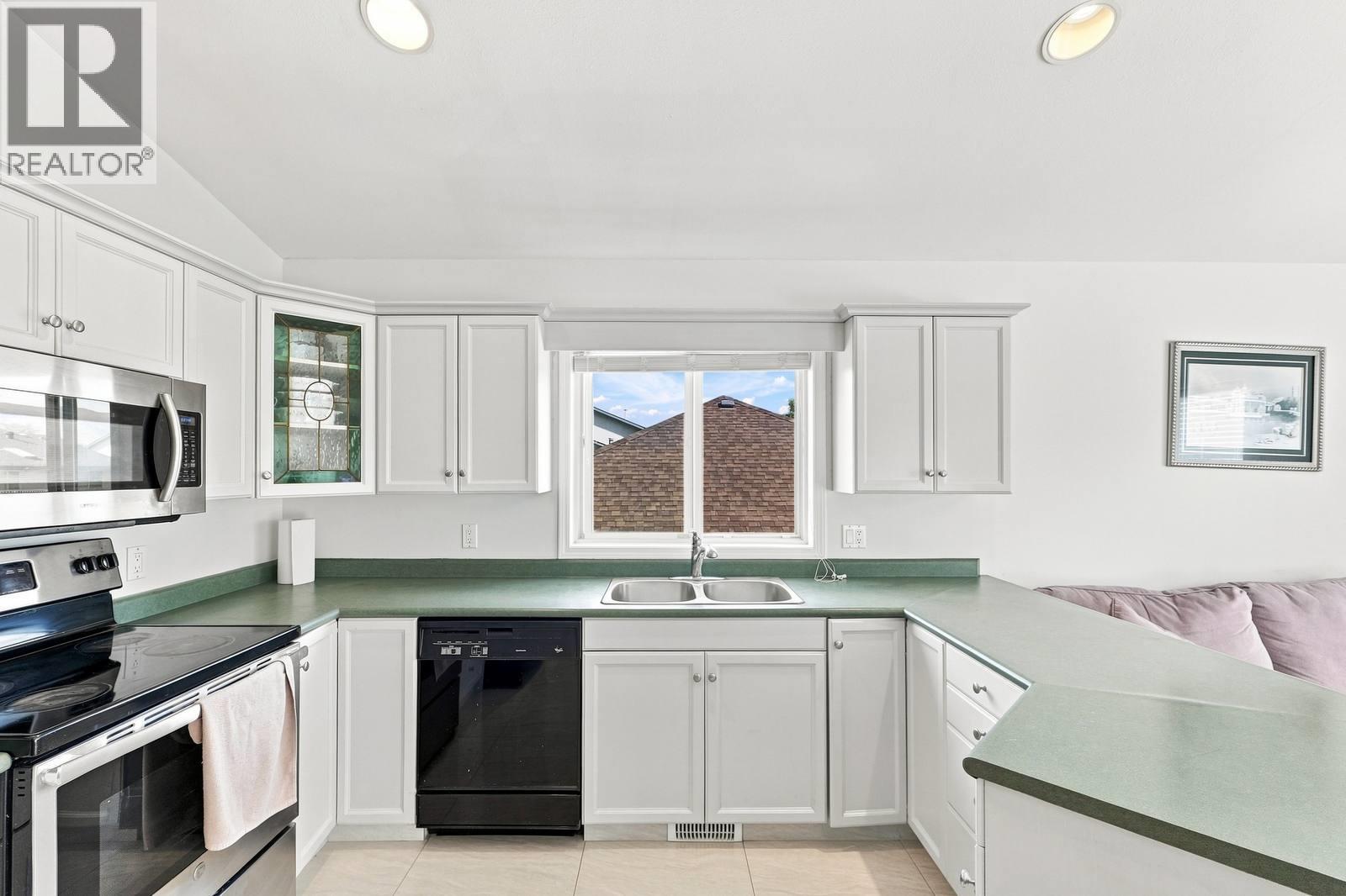 1325 Friesen Road, Kelowna, British Columbia  V1X 7P3 - Photo 15 - 10398934