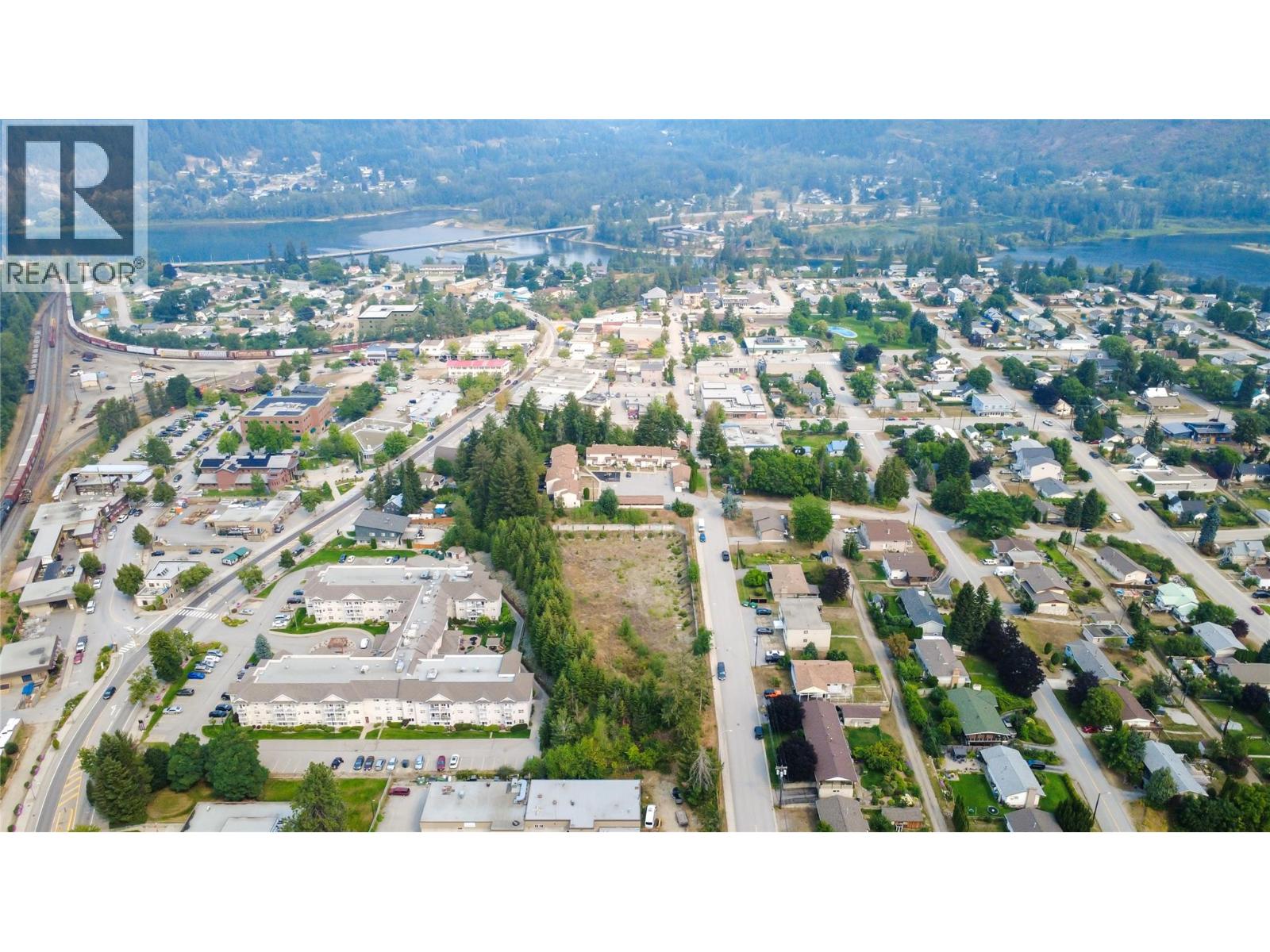 502 11th Avenue, Castlegar, British Columbia  V1N 1J5 - Photo 6 - 10397374