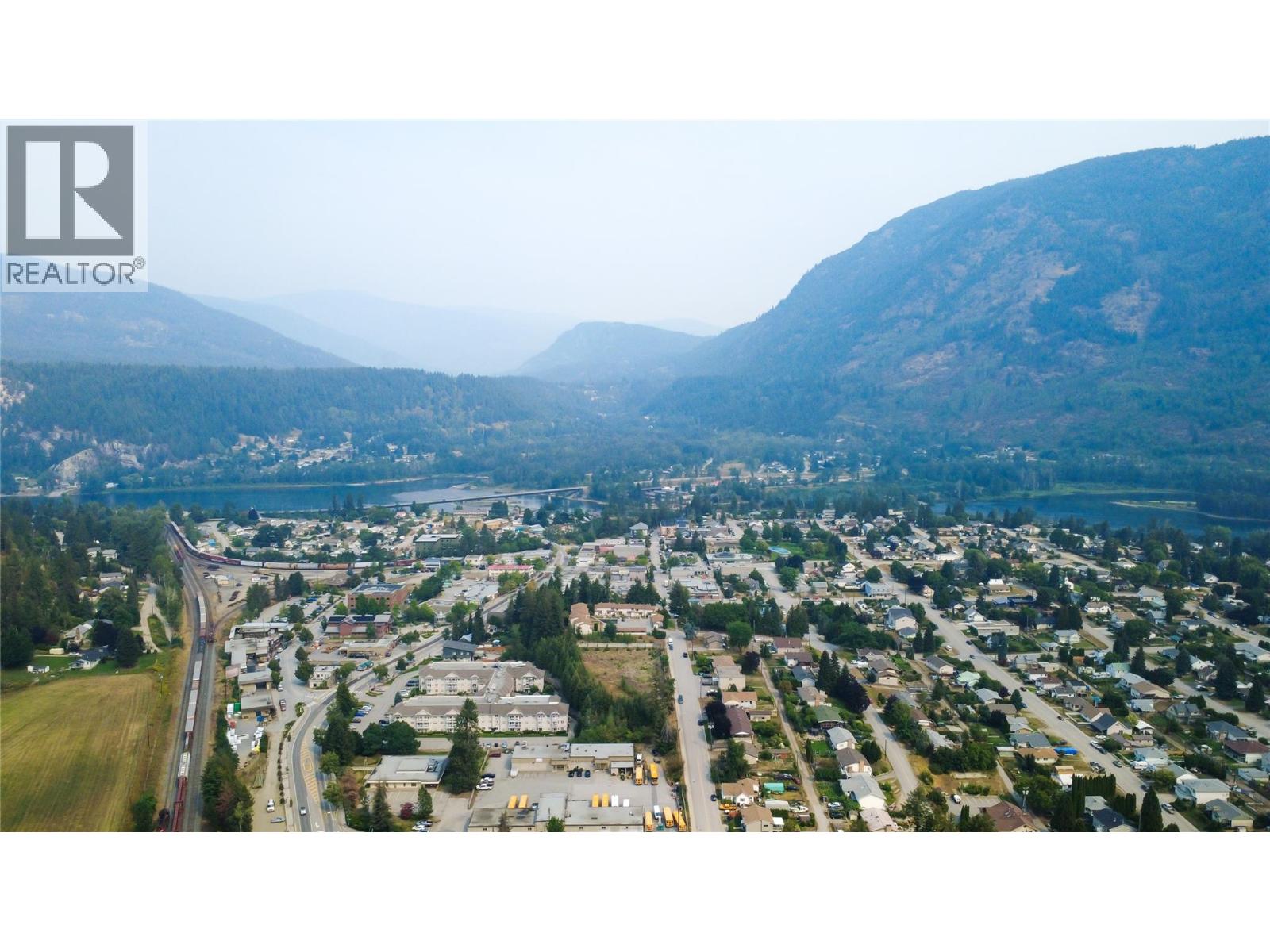 502 11th Avenue, Castlegar, British Columbia  V1N 1J5 - Photo 7 - 10397374