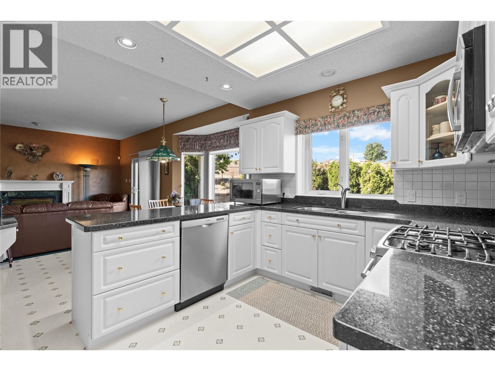 216 Country Estate Drive, Vernon, British Columbia  V1B 2V2 - Photo 4 - 10399209