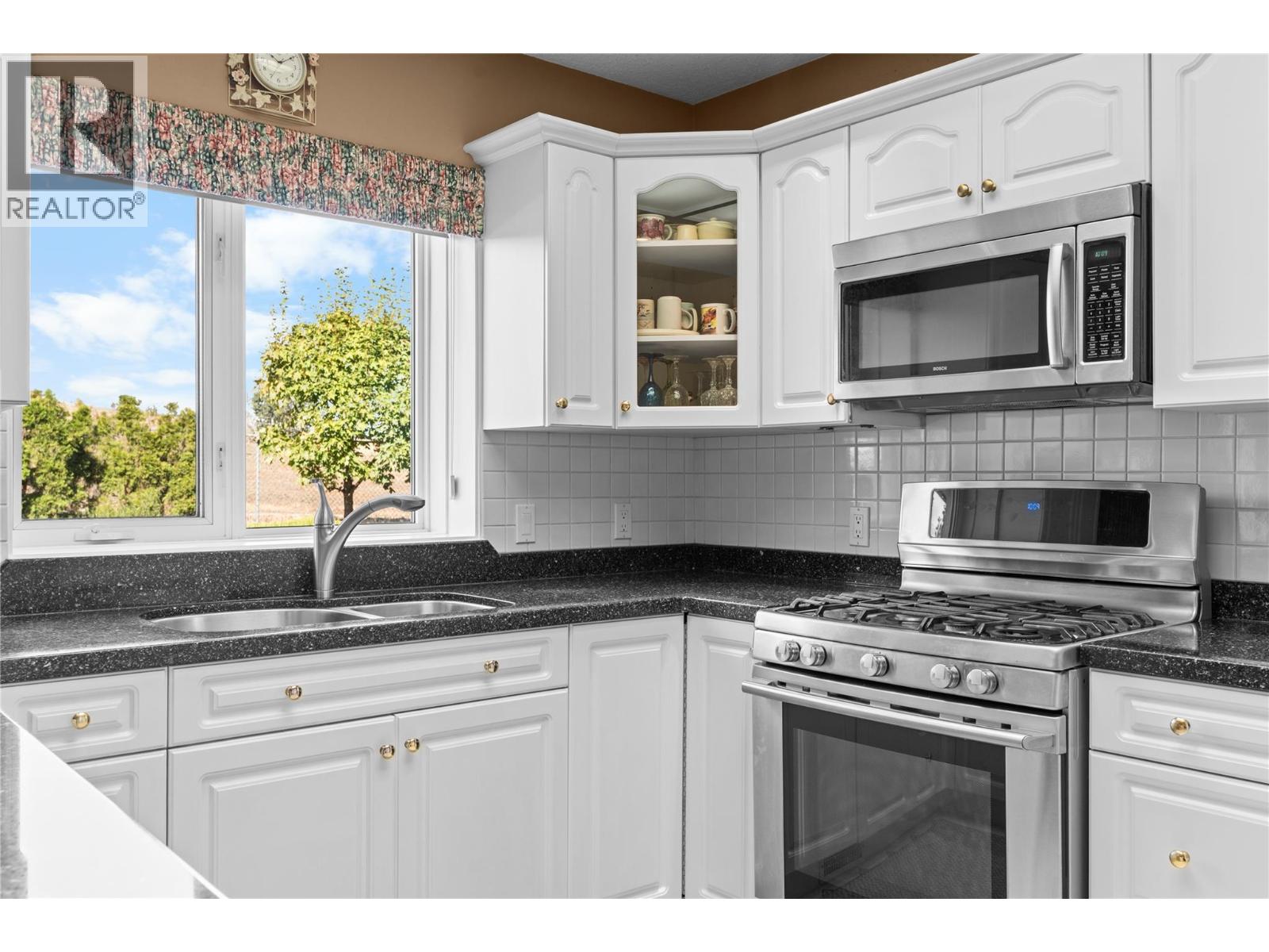 216 Country Estate Drive, Vernon, British Columbia  V1B 2V2 - Photo 5 - 10399209