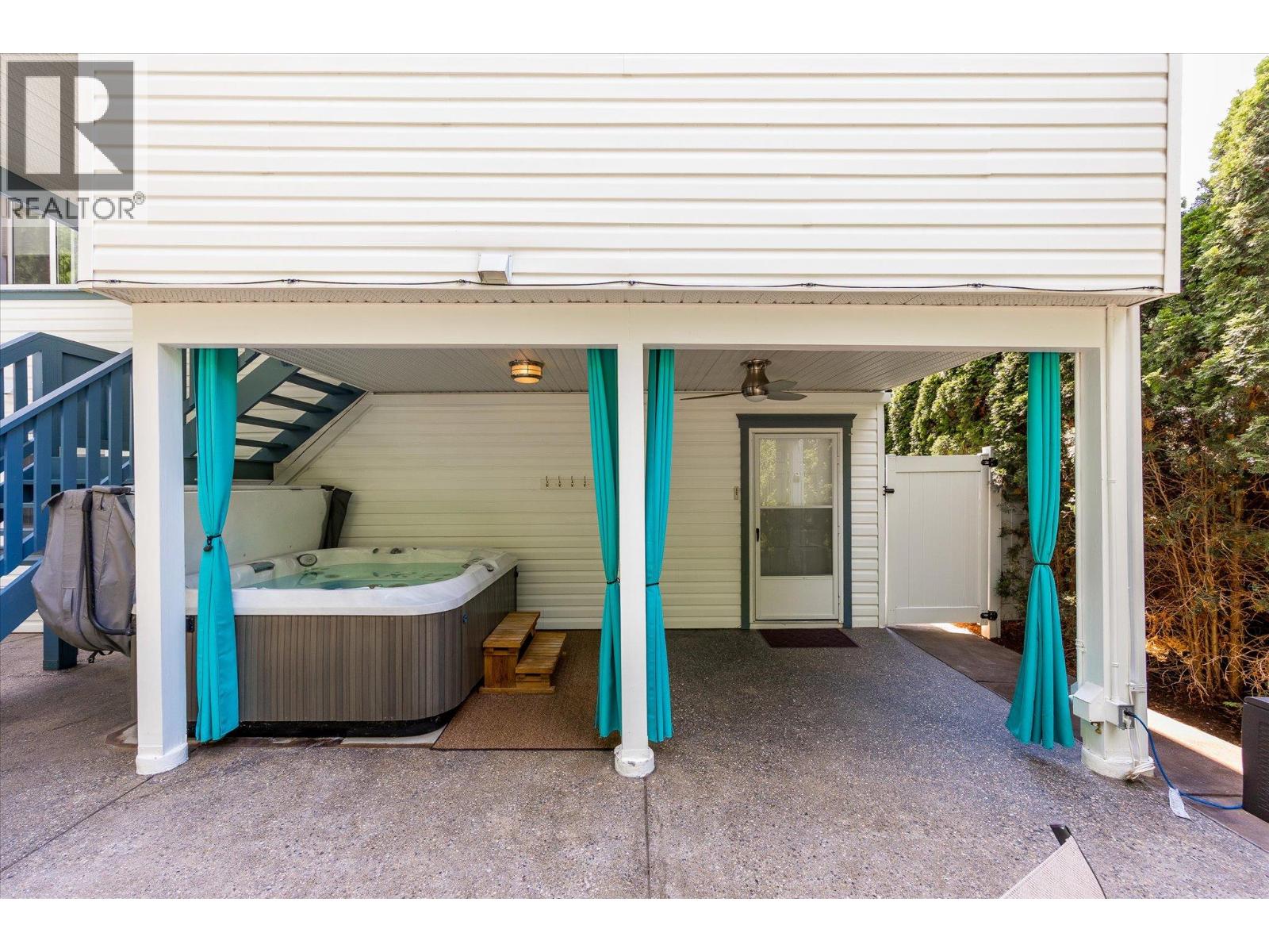 842 Raymer Road, Kelowna, British Columbia  V1W 1J8 - Photo 45 - 10399055