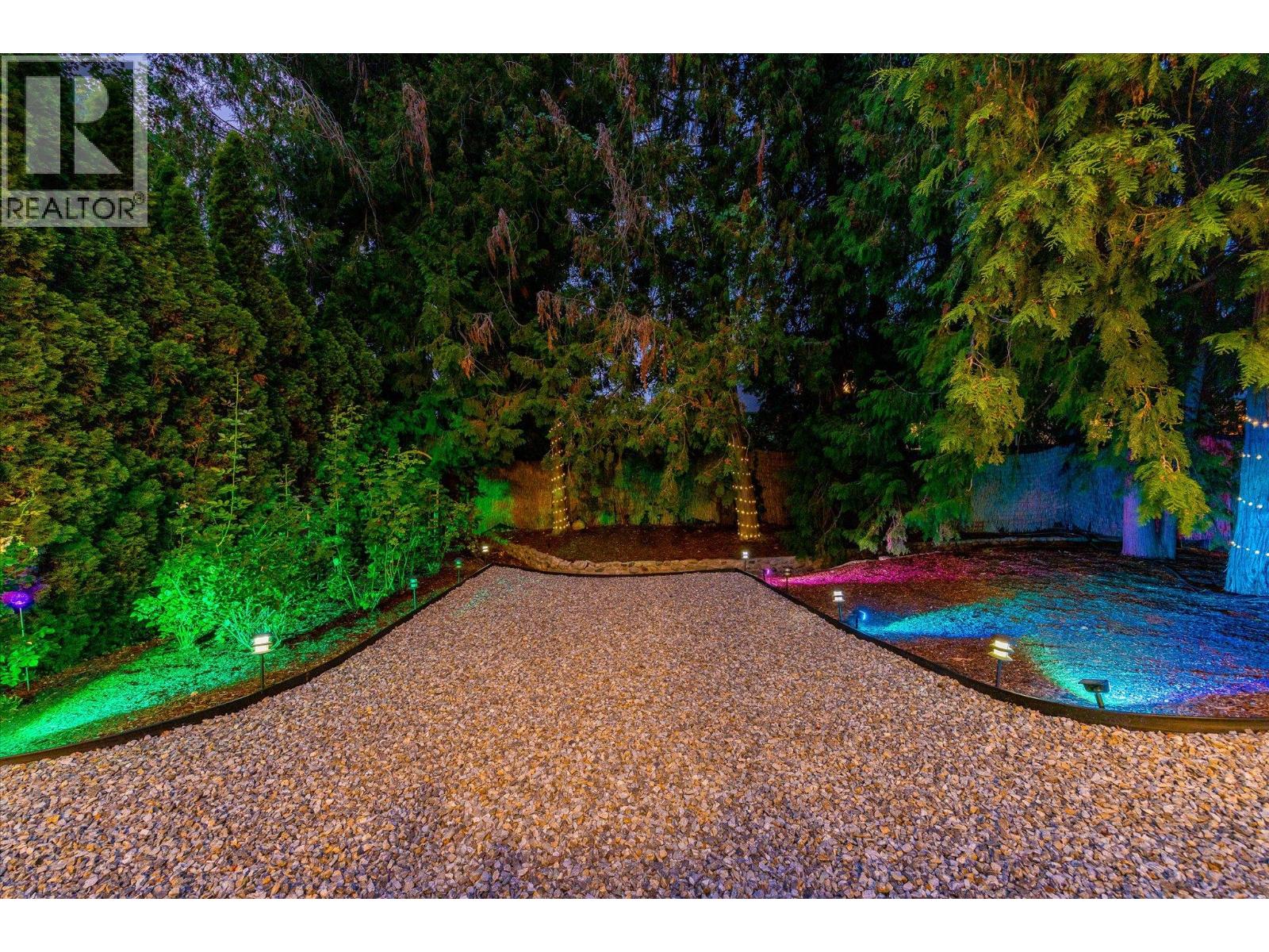 842 Raymer Road, Kelowna, British Columbia  V1W 1J8 - Photo 8 - 10399055
