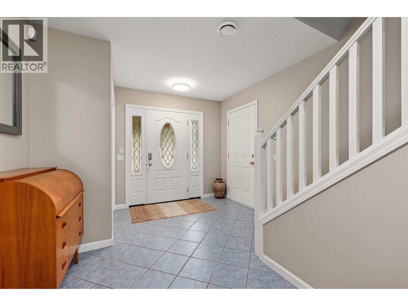 842 Raymer Road, Kelowna, British Columbia  V1W 1J8 - Photo 9 - 10399055