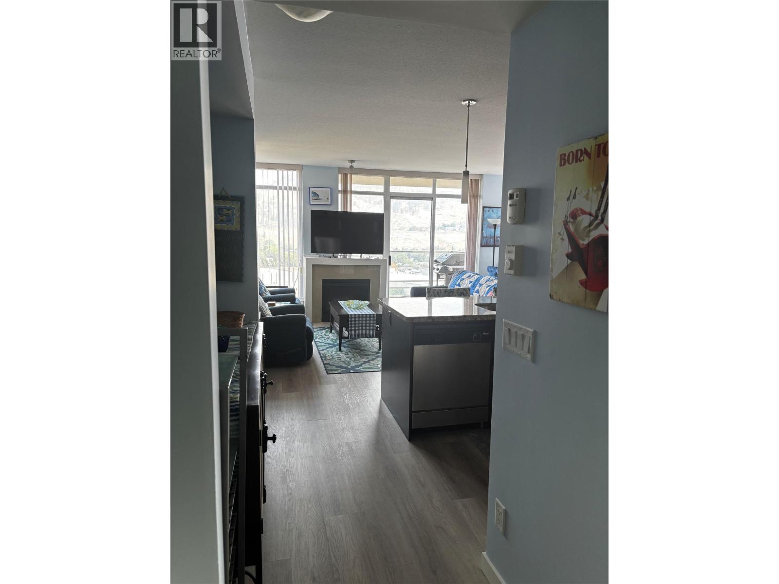 1075 Sunset Drive Unit# 1503, Kelowna, British Columbia  V1Y 9Y9 - Photo 1 - 10398880