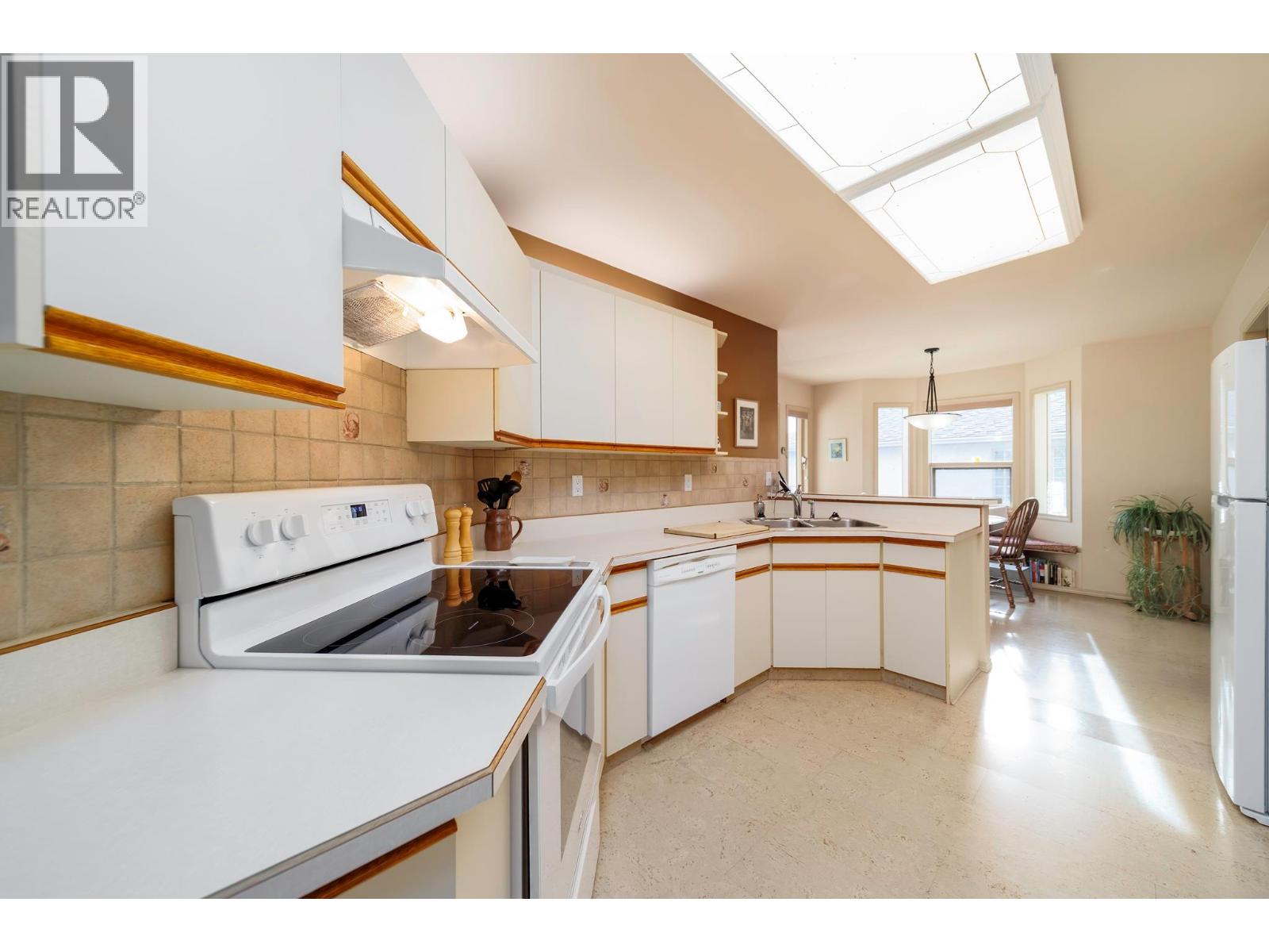933 Purcell Drive, Kelowna, British Columbia  V1V 1N8 - Photo 6 - 10399351