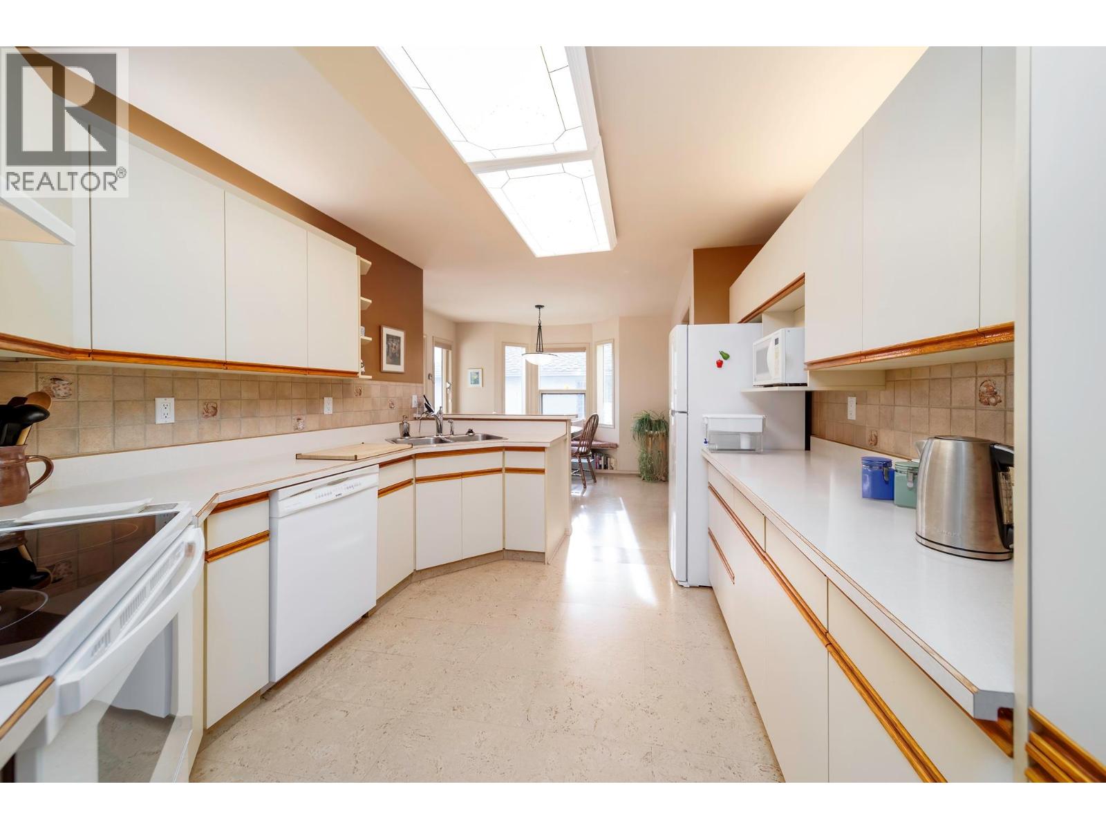 933 Purcell Drive, Kelowna, British Columbia  V1V 1N8 - Photo 8 - 10399351
