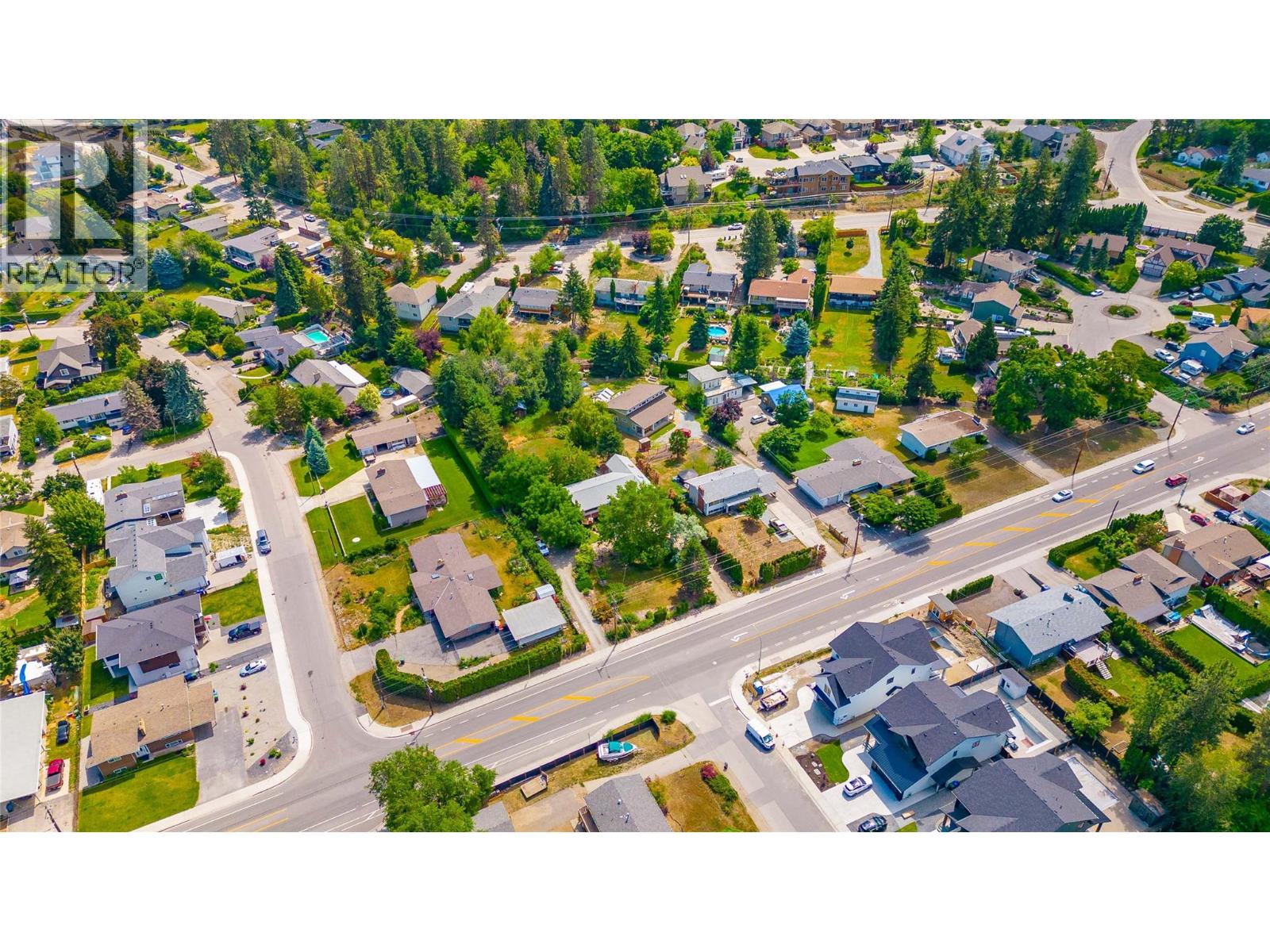 705 Hazell Road, Kelowna, British Columbia  V1W 1R2 - Photo 2 - 10399363
