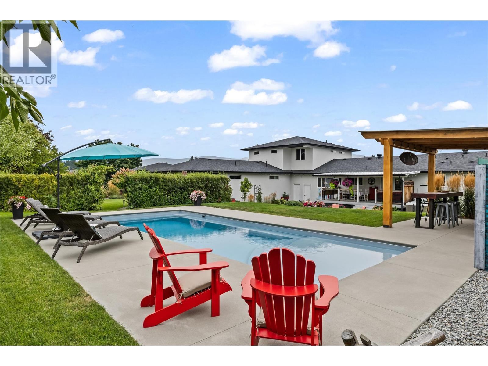 910 Westbrook Drive, West Kelowna, British Columbia  V1Z 1R3 - Photo 1 - 10399368