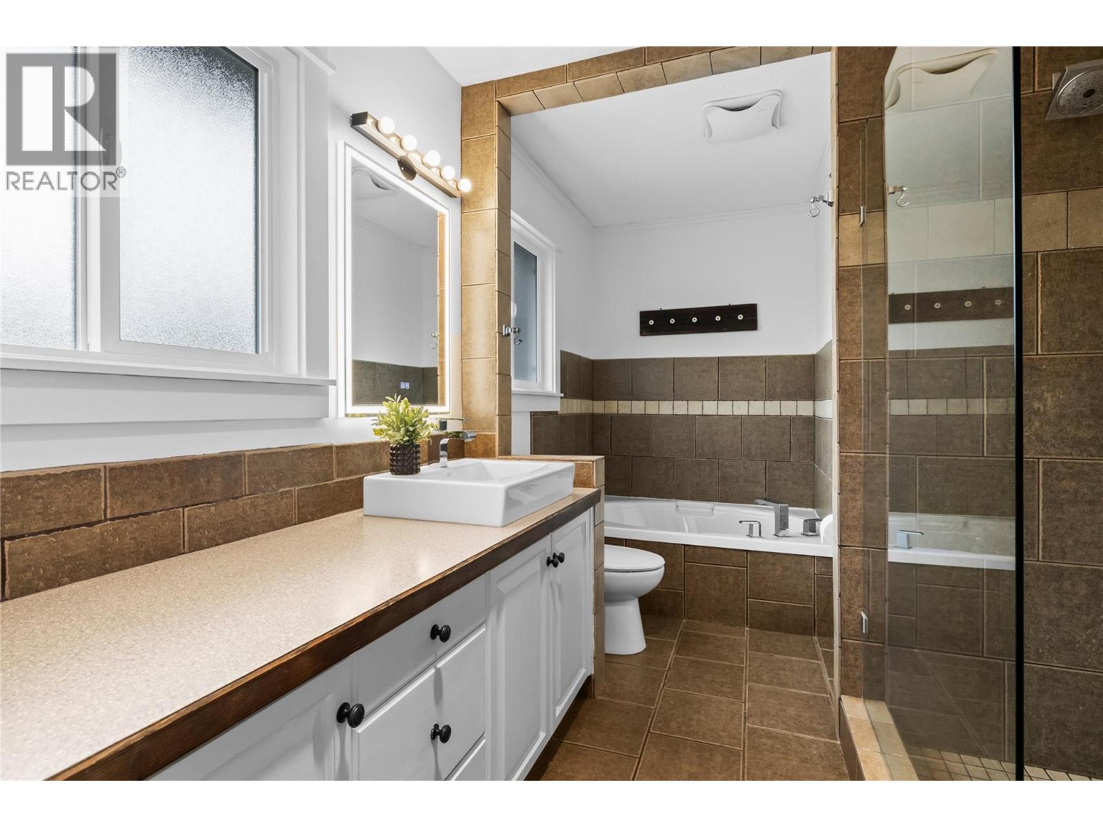 910 Westbrook Drive, West Kelowna, British Columbia  V1Z 1R3 - Photo 29 - 10399368