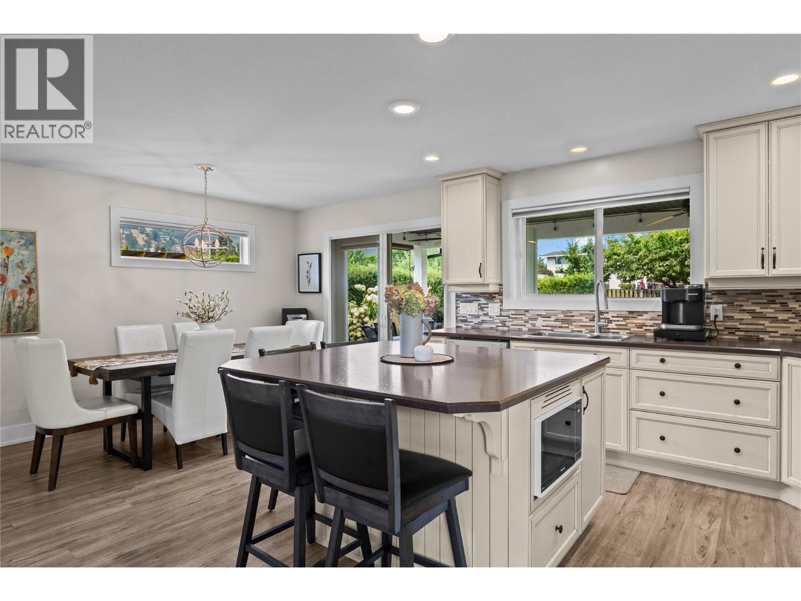 910 Westbrook Drive, West Kelowna, British Columbia  V1Z 1R3 - Photo 48 - 10399368