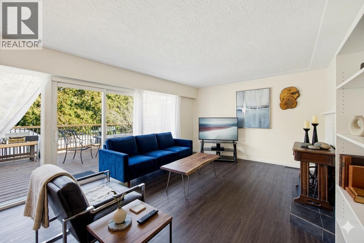 2768 Valleyview Drive, Kamloops, British Columbia  V2C 4E8 - Photo 6 - 10399456