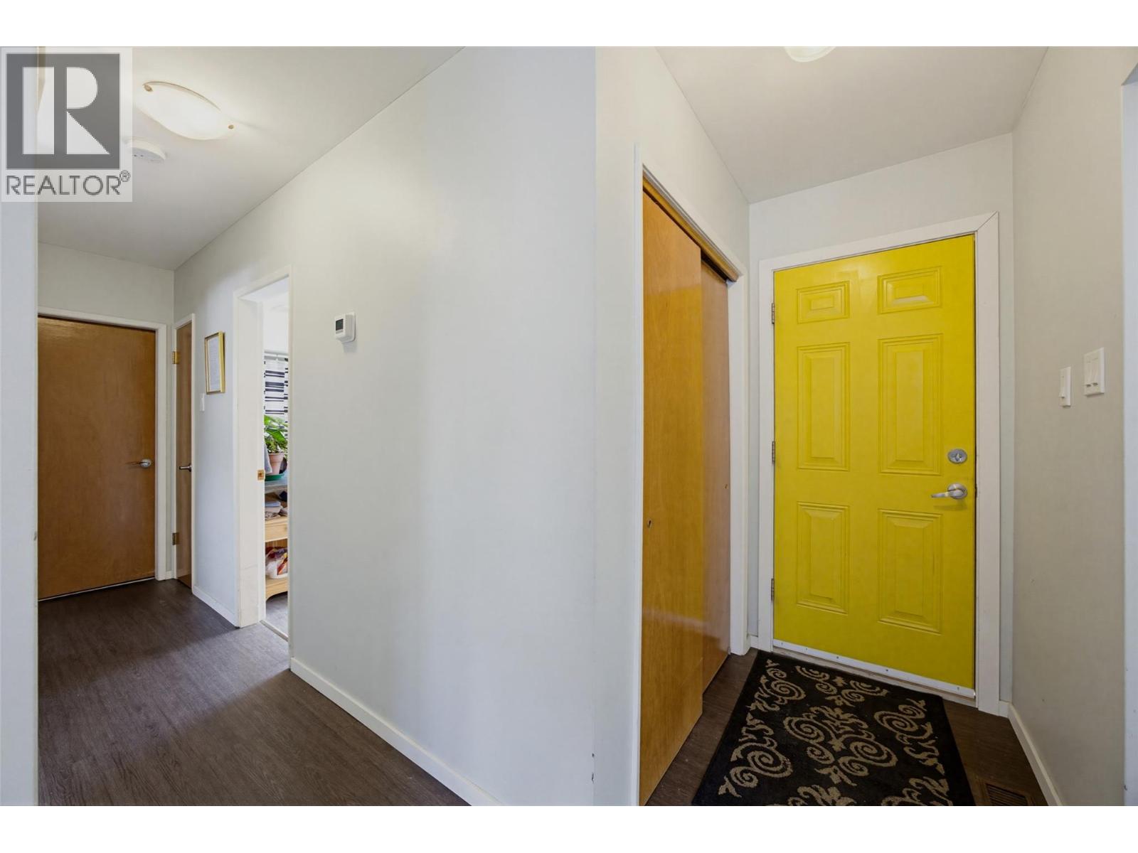 2768 Valleyview Drive, Kamloops, British Columbia  V2C 4E8 - Photo 9 - 10399456