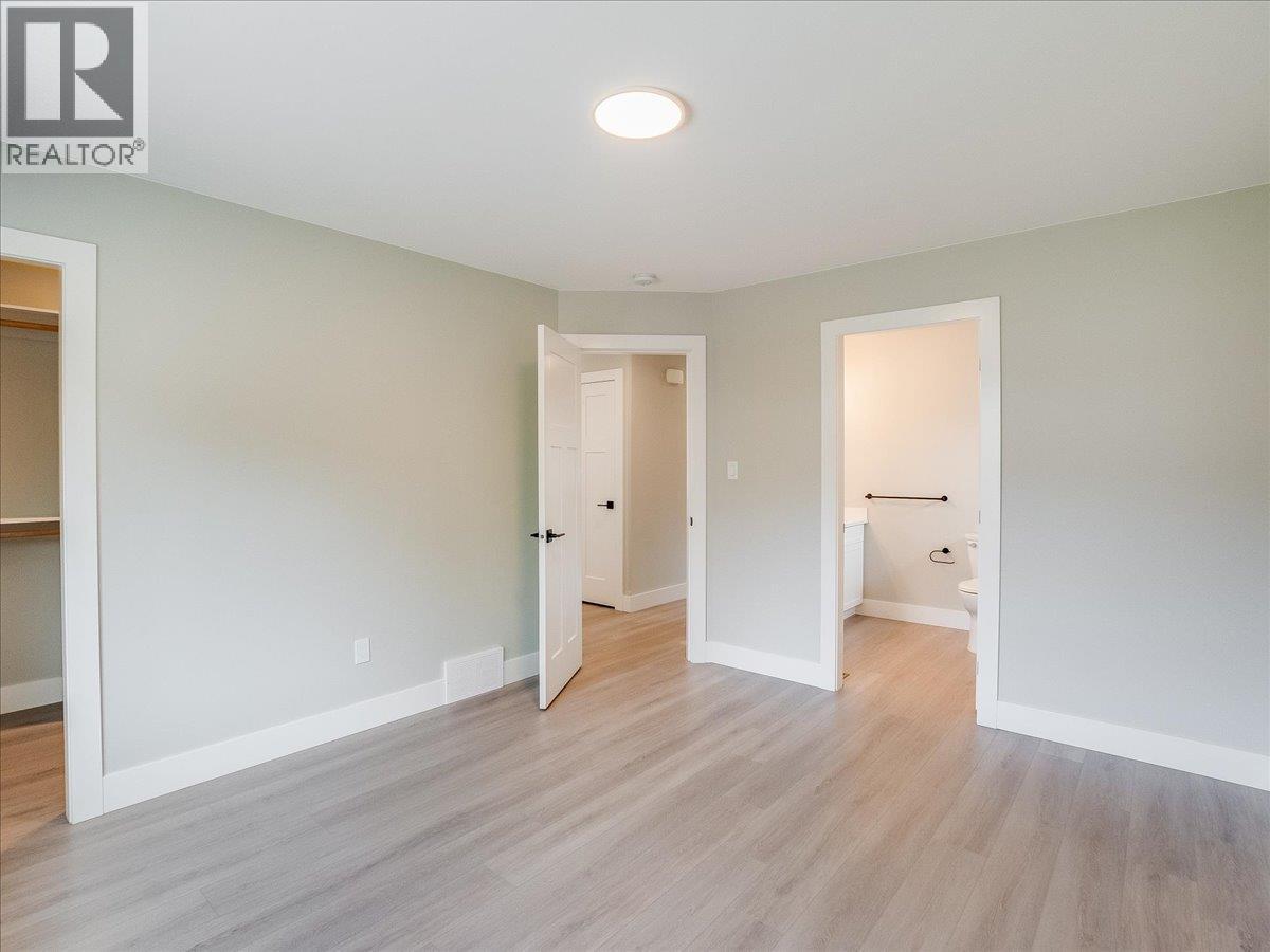 808 7th Avenue, Castlegar, British Columbia  V1N 1R9 - Photo 21 - 10399389