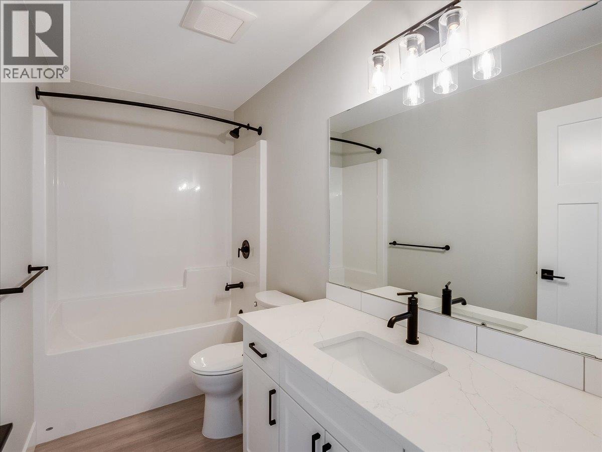 808 7th Avenue, Castlegar, British Columbia  V1N 1R9 - Photo 25 - 10399389