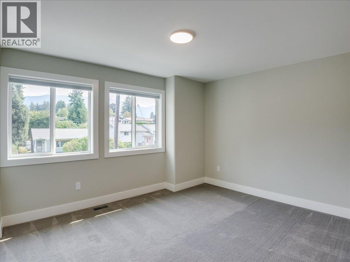 808 7th Avenue, Castlegar, British Columbia  V1N 1R9 - Photo 26 - 10399389