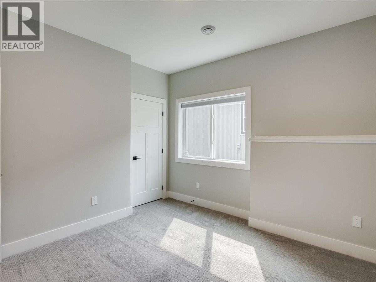 808 7th Avenue, Castlegar, British Columbia  V1N 1R9 - Photo 35 - 10399389
