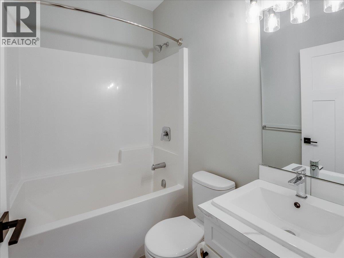 808 7th Avenue, Castlegar, British Columbia  V1N 1R9 - Photo 36 - 10399389