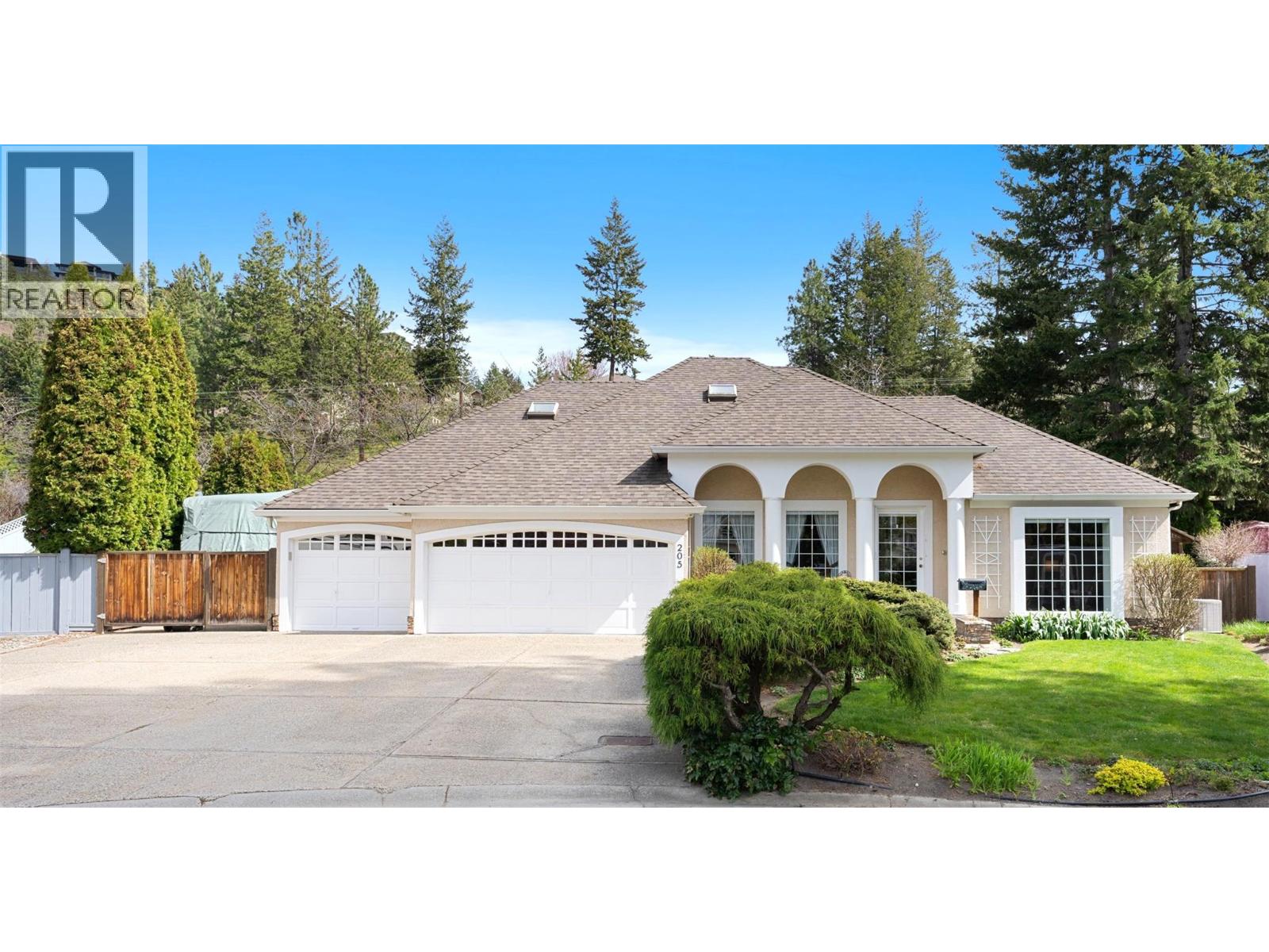 205 Merlin Court, Kelowna, British Columbia  V1V 1N2 - Photo 1 - 10399354