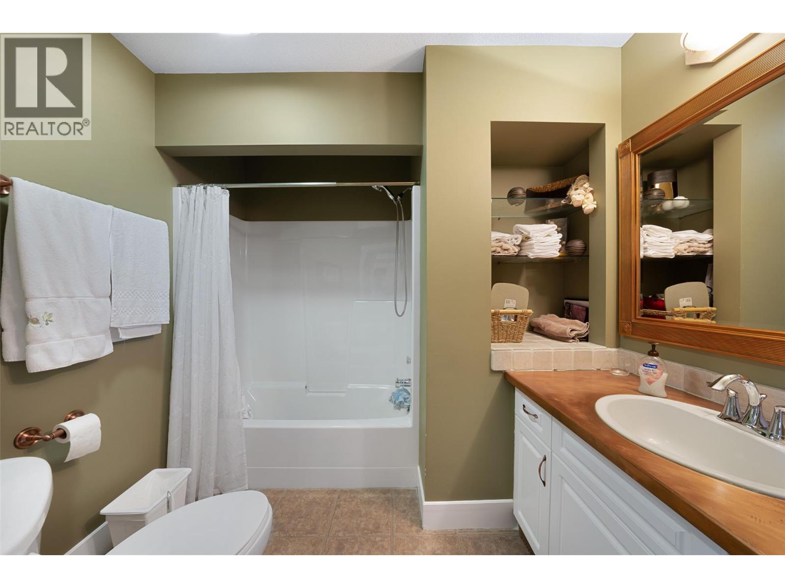 205 Merlin Court, Kelowna, British Columbia  V1V 1N2 - Photo 11 - 10399354
