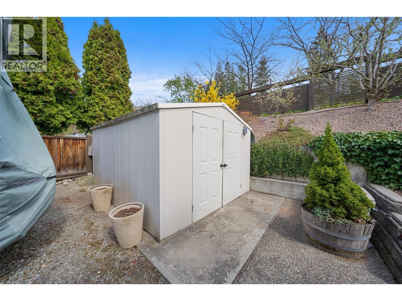 205 Merlin Court, Kelowna, British Columbia  V1V 1N2 - Photo 27 - 10399354