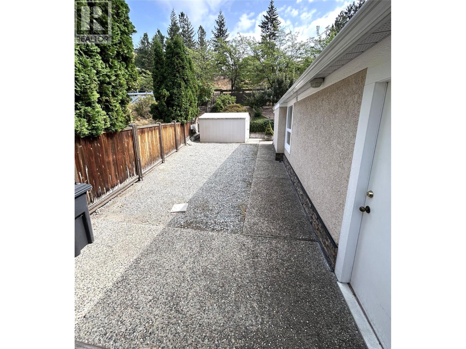 205 Merlin Court, Kelowna, British Columbia  V1V 1N2 - Photo 28 - 10399354