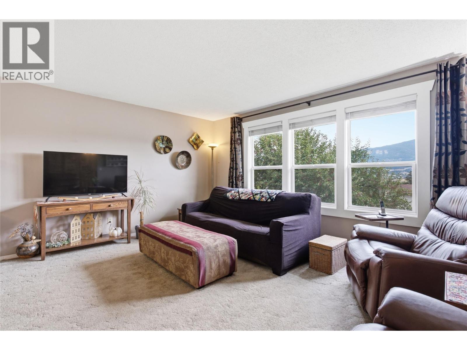 2463 Reid Avenue, Merritt, British Columbia  V1K 1H6 - Photo 5 - 10399518