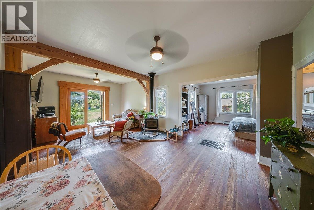 2433 First Avenue, Rossland, British Columbia  V0G 1Y0 - Photo 24 - 10399495